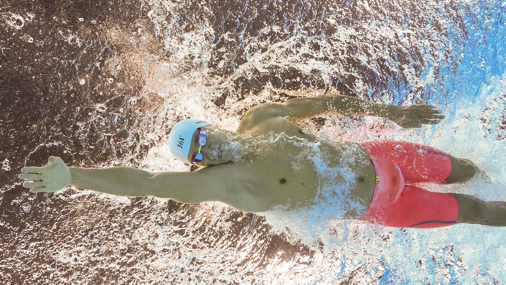 篮网对阵新疆队，米切尔如何成为攻防转换的心脏