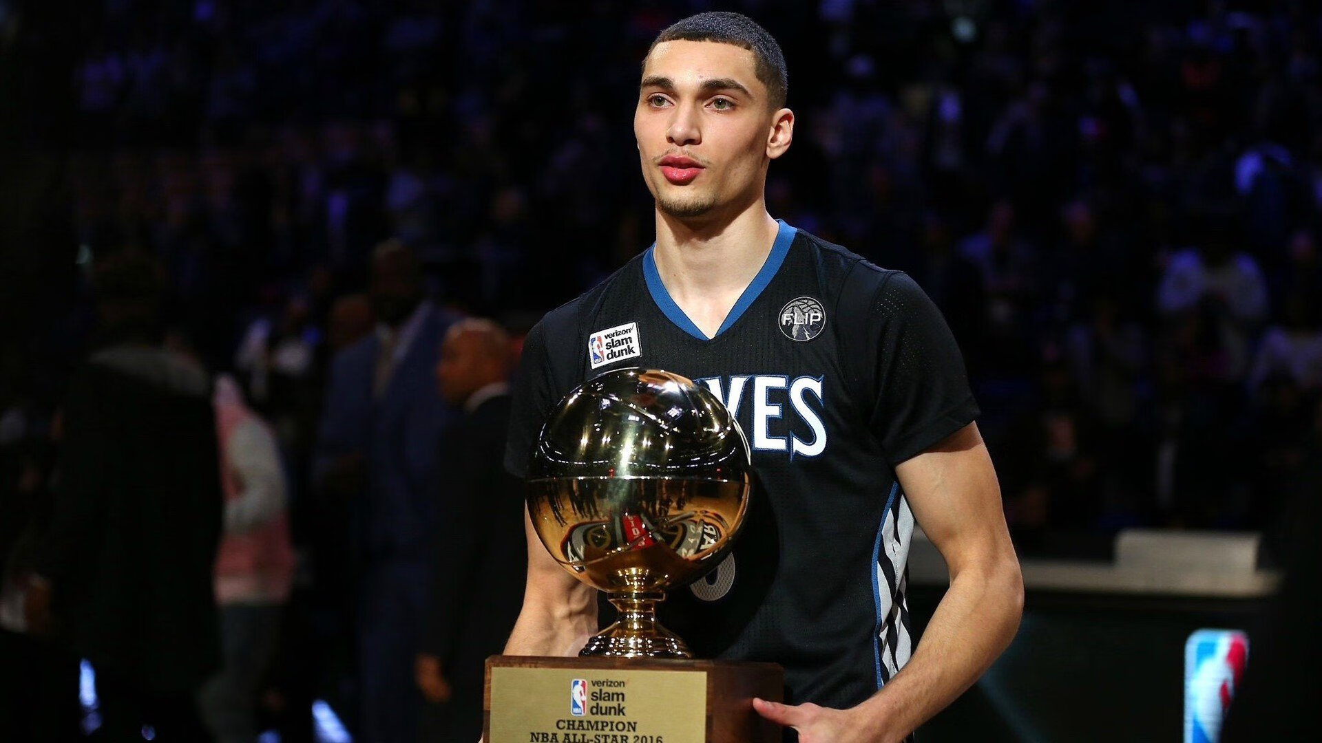 哈登关键先生本色尽显，勇士火力全开压制活塞